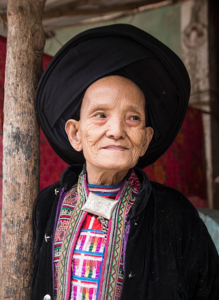 dao-ethnic-madam-at-meo-vac-market