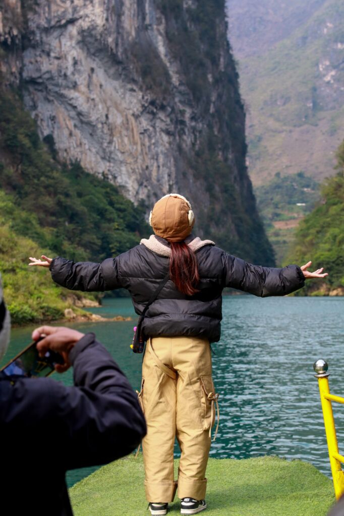 Traveler on nho que river